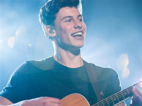 Guess the Shawn Mendes song from the intro in as few tries as possible. . Shawn mendes heardle